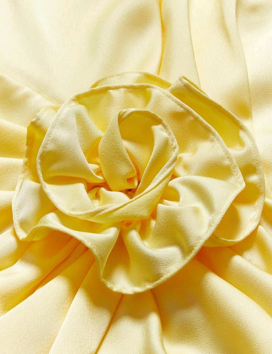 Robe cocktail jaune pâle